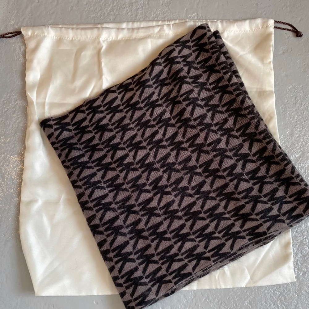Michael Kors scarf